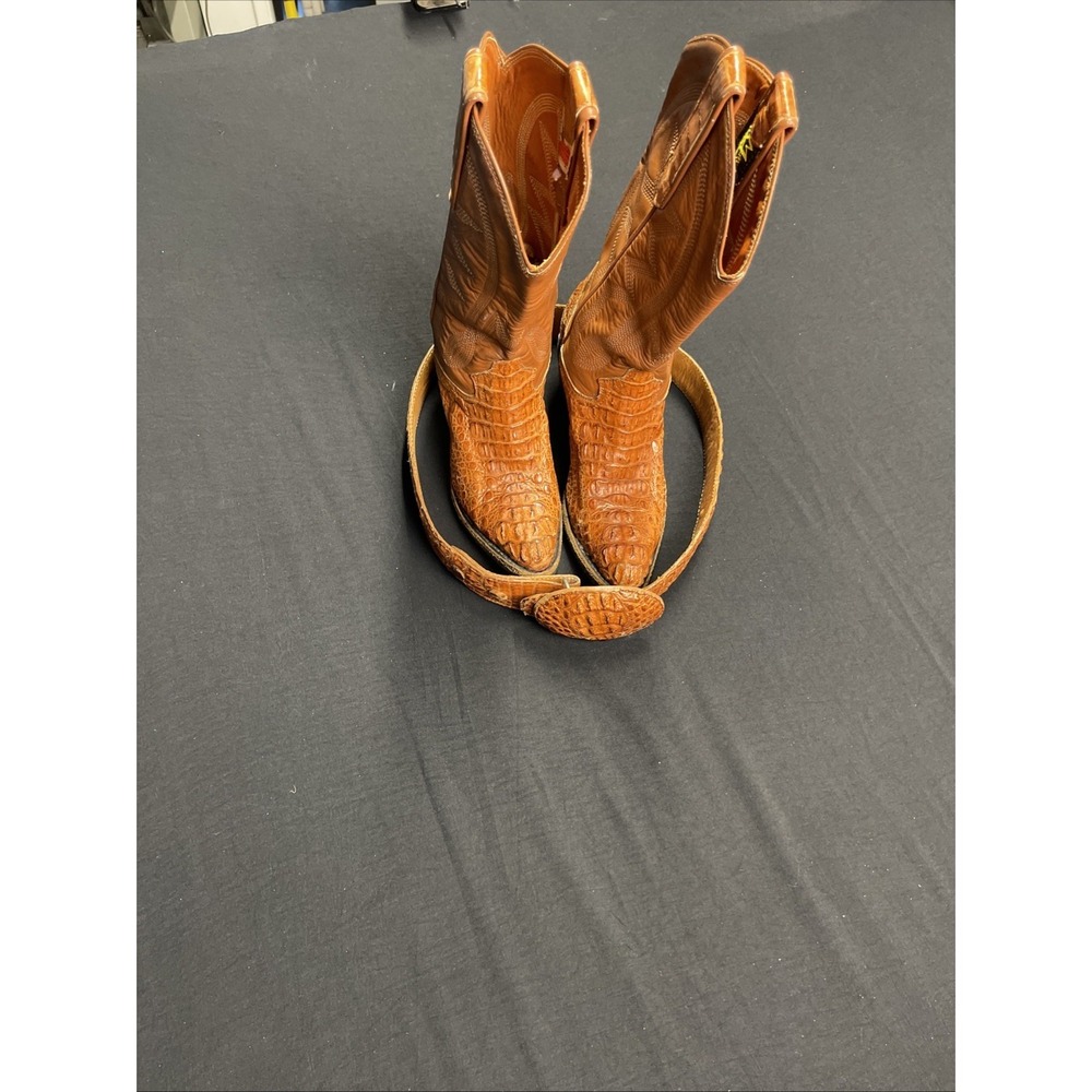 max leather Crocodile Women Boots Size 5 With Matching Belt Size 28